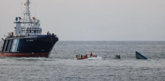 Se hunde el narcosubmarino hallado en Galicia tras varias operaciones de rescate fallidas